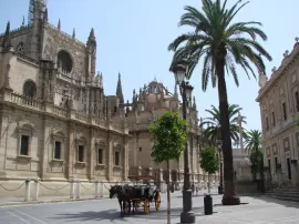 Descubre las mejores imágenes de la Macarena de Sevilla en nuestro sitio web